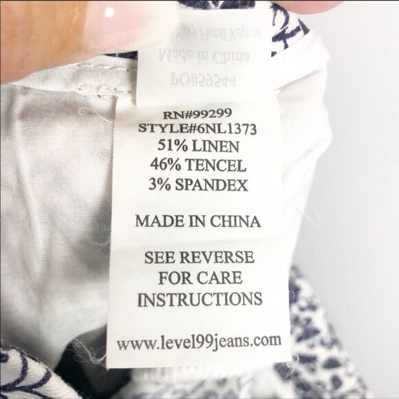 ANTHROPOLOGIE | LEVEL 99 White & Blue Floral Linen Shorts Women’s Size 2 - Picture 10 of 10